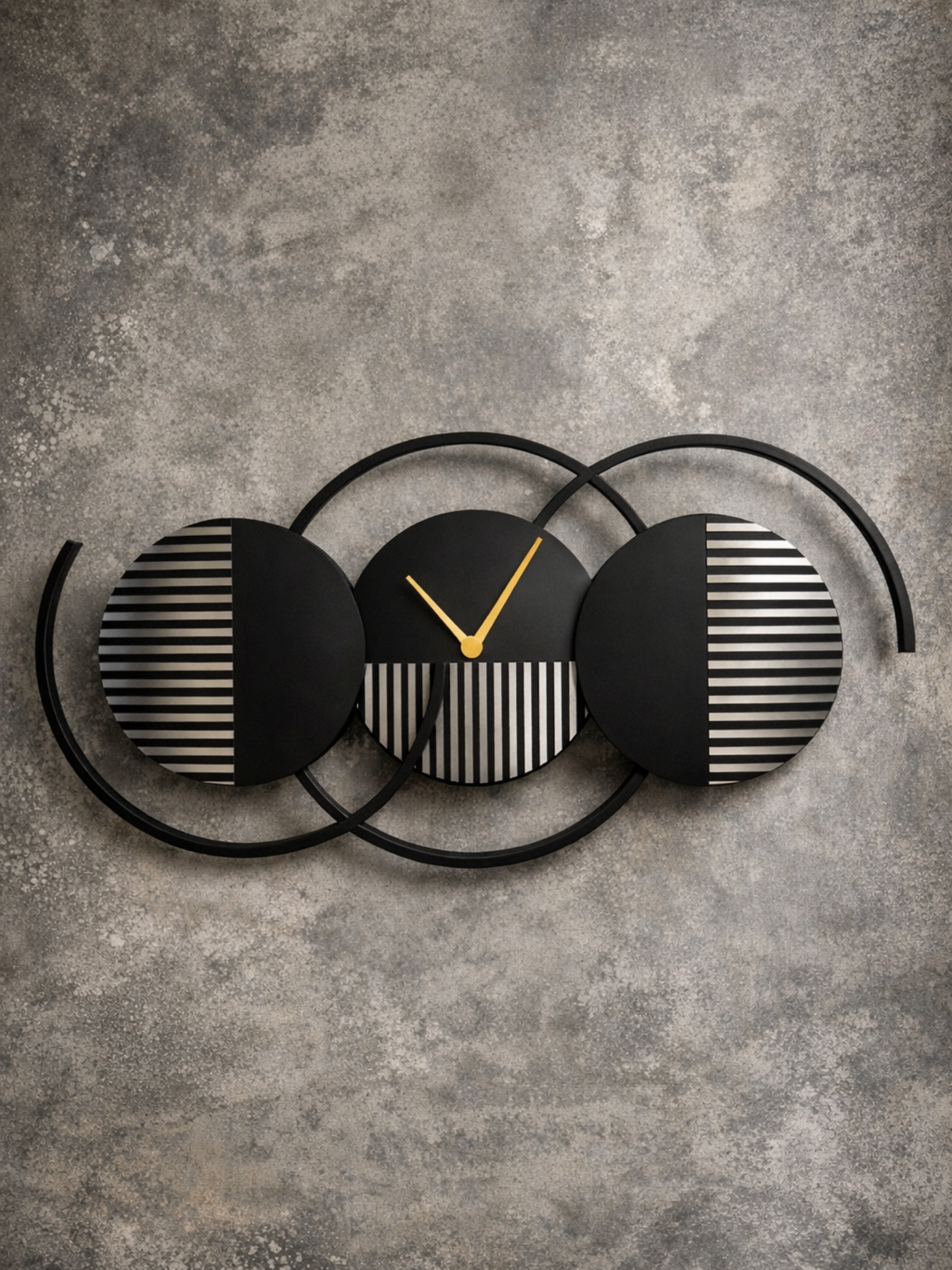 “ECHO” Modern Metal Wall Clock